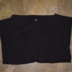 LIVI Capri Leggings